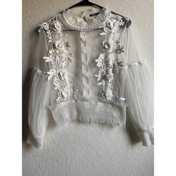 The Way See-through White Mesh Flower Applique Lantern Sleeves Lace Blouse OS - Picture 3 of 13
